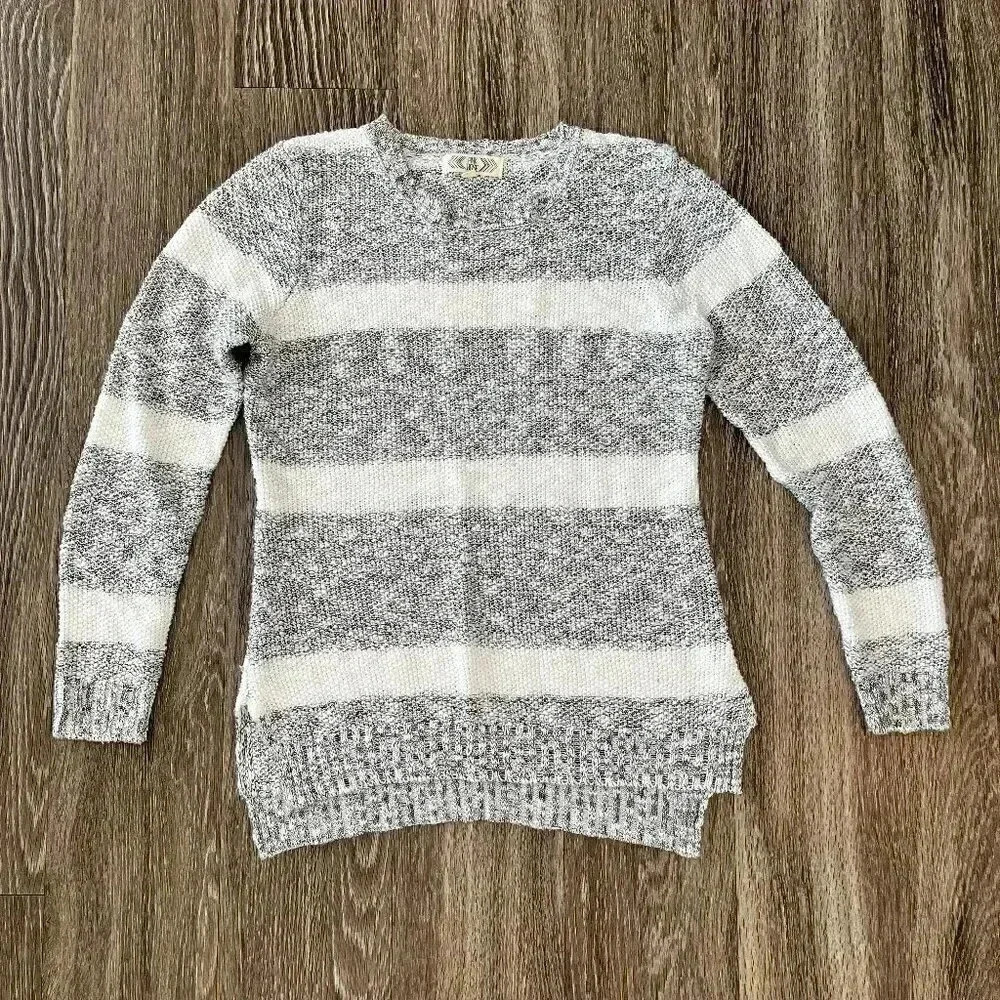 Womens Pink Rose Grey and White Striped Sweater - M